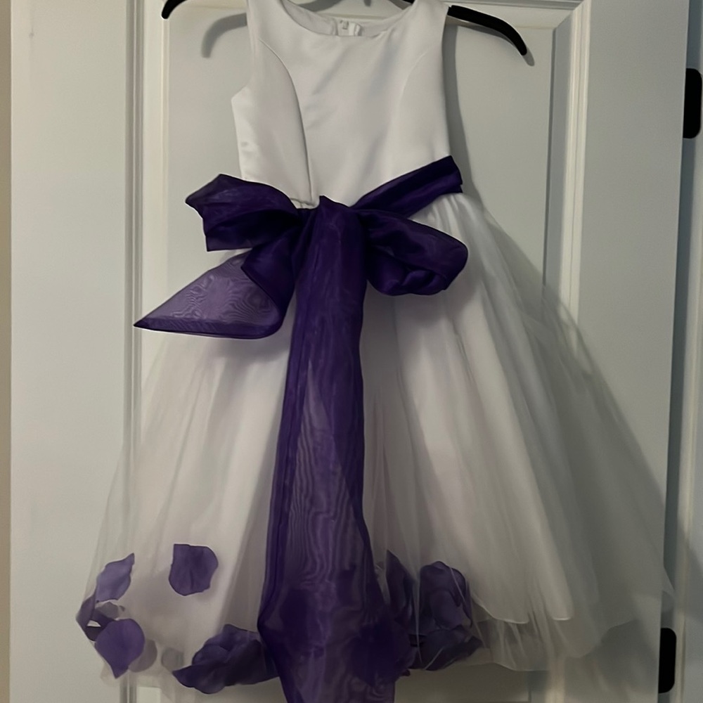 Beautiful white with purple flowers dress Size 3/4